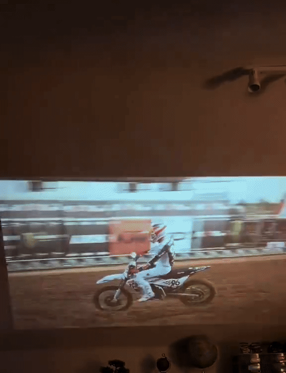 4Koom™️ - Plus qu’un projecteur, Une œuvre lumineuse 4k.